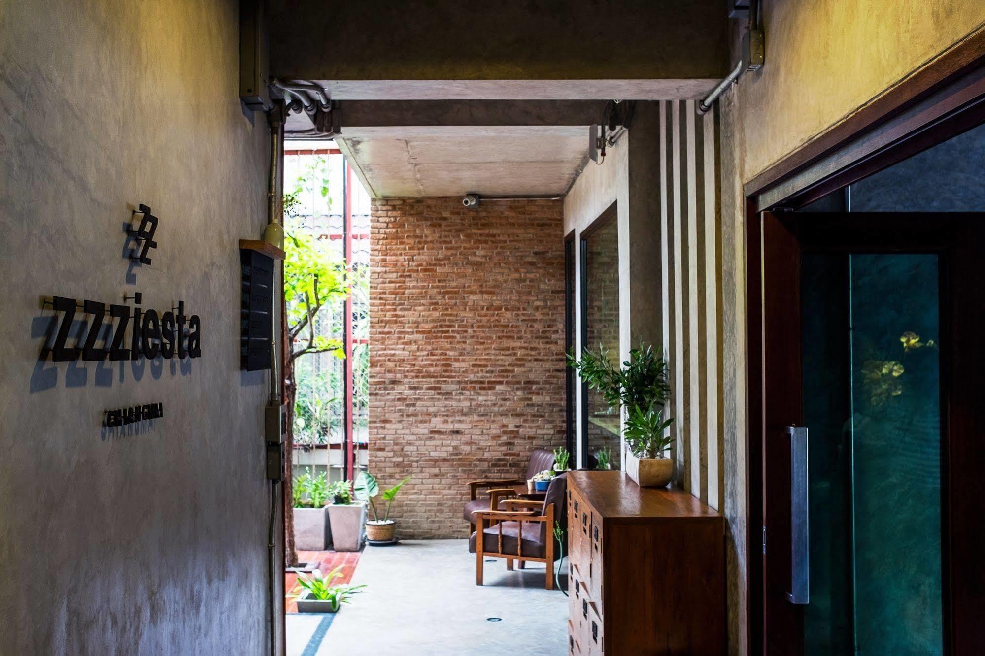 Zzziesta Chiang Mai Panzió Kültér fotó